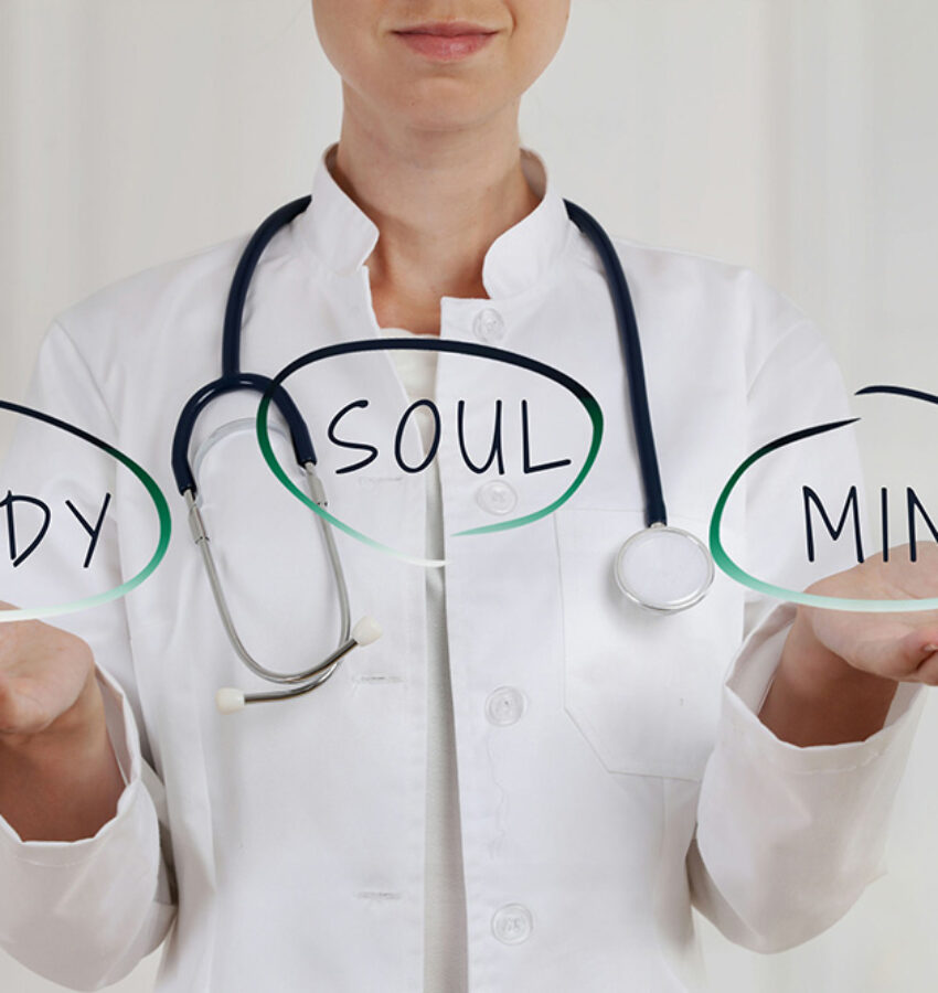 A professional therapist in a Los Angeles holistic therapy program